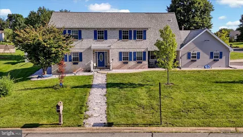 385 W Walnut Tree Dr, Blandon, PA 19510