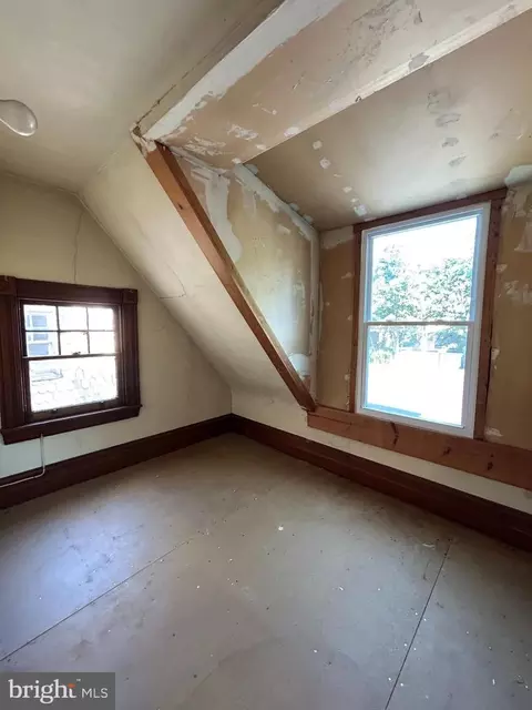 Bedroom - 1509 Perkiomen Ave, Reading, PA 19602 photo 4 of 5