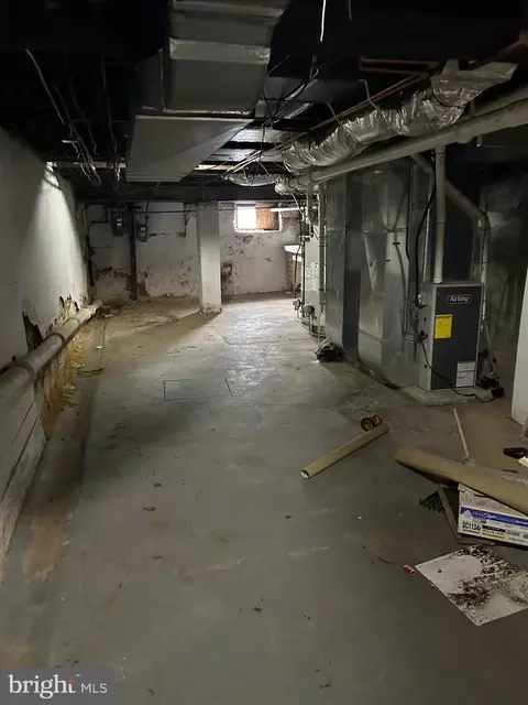 Entry Way - 1509 Perkiomen Ave, Reading, PA 19602 photo 1 of 2