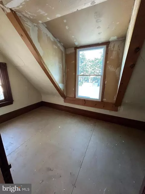 Bedroom - 1509 Perkiomen Ave, Reading, PA 19602 photo 5 of 5