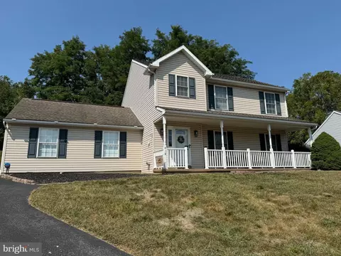 418 Colonial Ct, Blandon, PA 19510