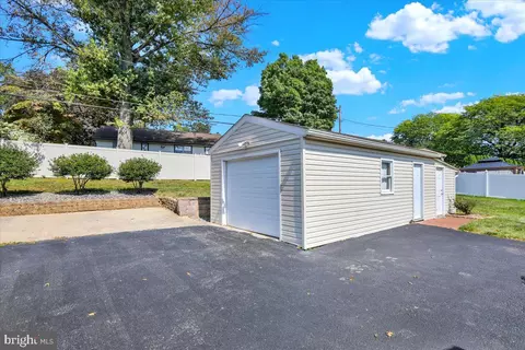 2417 State Hill Rd, Reading, PA 19610 photo 3
