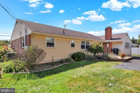 2417 State Hill Rd, Reading, PA 19610 photo 5