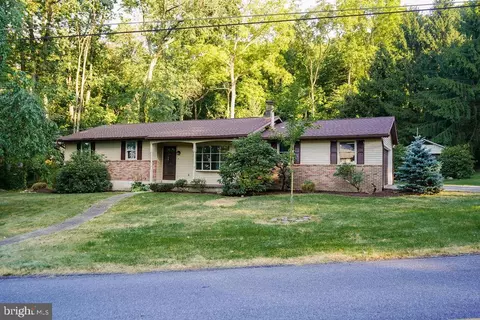 288 Poplar St, Fleetwood, PA 19522