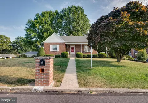 920 Whitner Rd, Reading, PA 19605