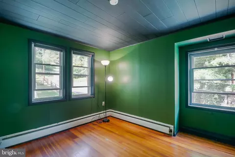 Bedroom - 459 Hill Ave, Reading, PA 19606 photo 2 of 3
