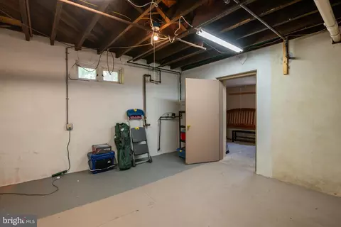 Entry Way - 459 Hill Ave, Reading, PA 19606 photo 3 of 3