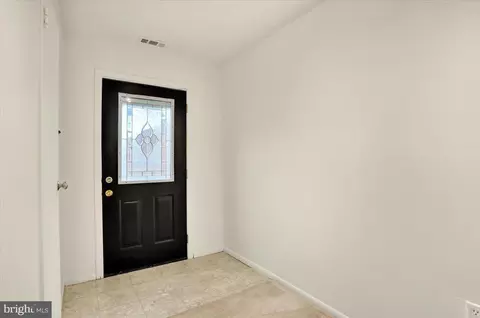 Entry Way - 823 Rabbit Ln, Reading, PA 19606 photo 1 of 5
