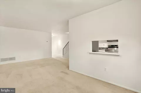 Living - 823 Rabbit Ln, Reading, PA 19606 photo 4 of 4
