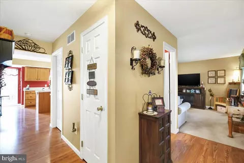 4 Baker Ln, Reading, PA 19606 photo 3
