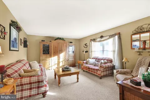 4 Baker Ln, Reading, PA 19606 photo 4