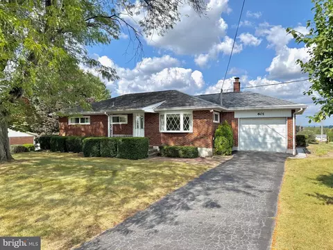 601 W Franklin St, Womelsdorf, PA 19567