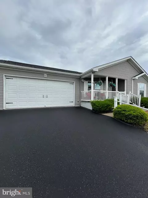 76 Westin Rd, Douglassville, PA 19518