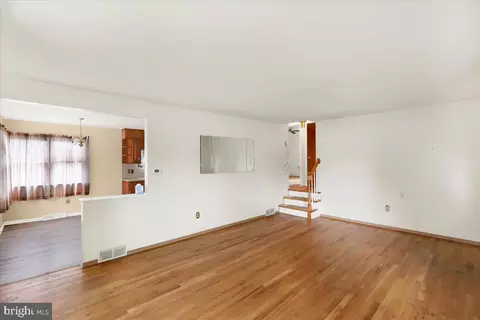 Living - 112 Mifflin Blvd, Reading, PA 19607 photo 2 of 3