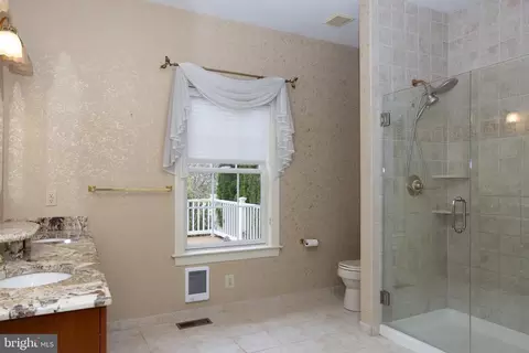 Bath - 1657 E Thistle Dr, Reading, PA 19610 photo 3 of 5