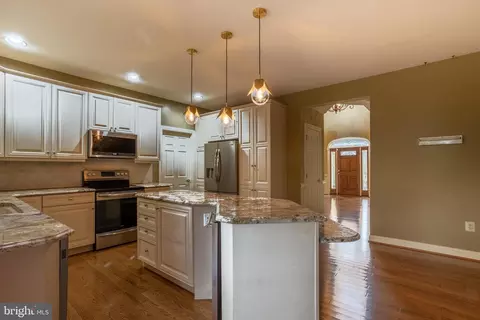 Kitchen - 1657 E Thistle Dr, Reading, PA 19610 photo 3 of 3