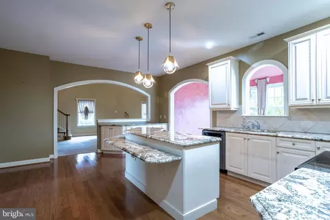 Kitchen - 1657 E Thistle Dr, Reading, PA 19610 photo 2 of 3