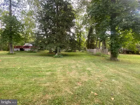 7 Streamside Ln, Hamburg, PA 19526