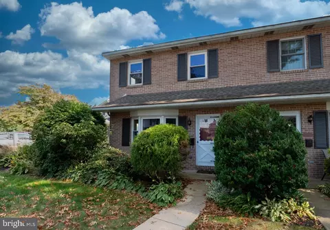 214 Popodickon Dr, Boyertown, PA 19512