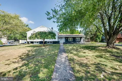 739 Fernwood Dr, Douglassville, PA 19518