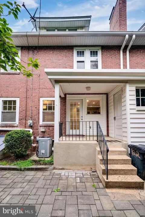 Exterior - 922 Franklin St, Wyomissing, PA 19610 photo 3 of 5