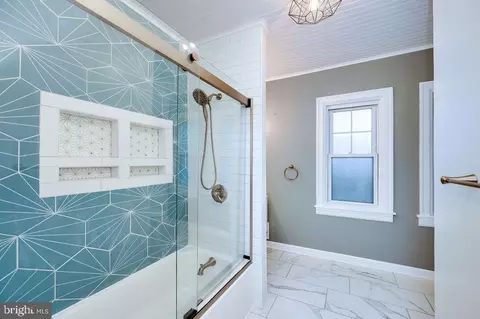 Bath - 922 Franklin St, Wyomissing, PA 19610 photo 1 of 2