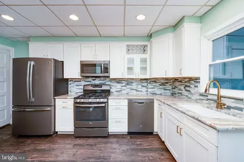 Kitchen - 922 Franklin St, Wyomissing, PA 19610 photo 1 of 1