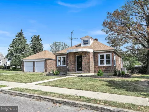 557 Centre St, Reading, PA 19605