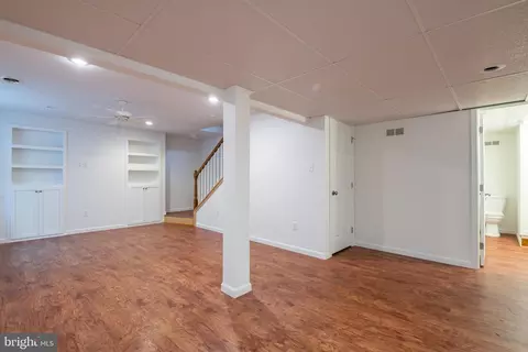 Living - 374 Oneida Dr, Sinking Spring, PA 19608 photo 4 of 4