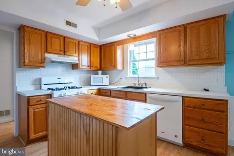 Kitchen - 374 Oneida Dr, Sinking Spring, PA 19608 photo 3 of 3