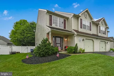 20 Ontario Dr, Sinking Spring, PA 19608 photo 2
