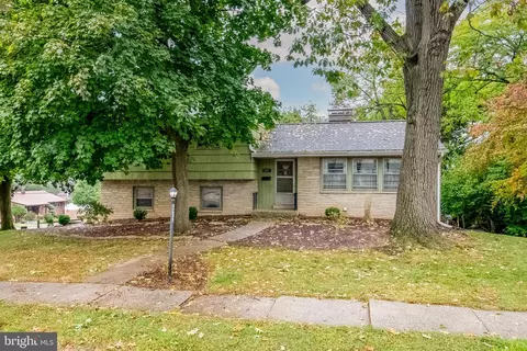 2917 Curtis Rd, West Lawn, PA 19609