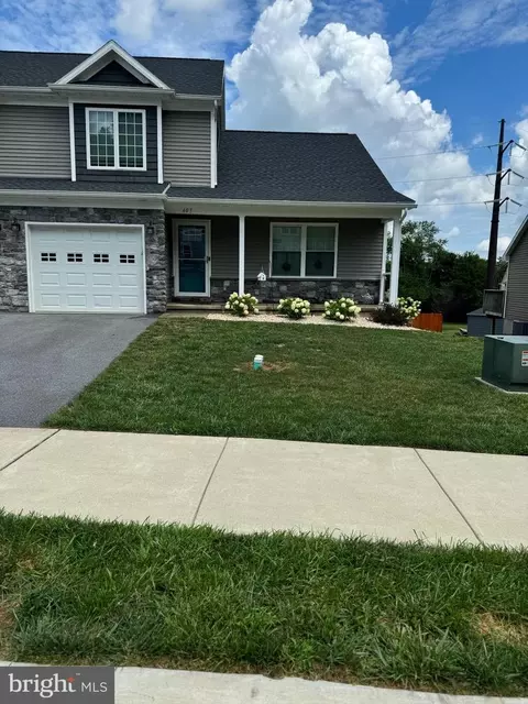 405 Smokering Dr, Robesonia, PA 19551