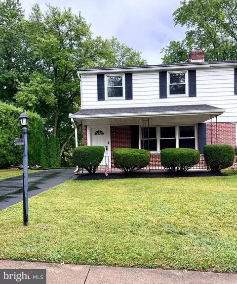 1424 Commonwealth Blvd, Reading, PA 19607
