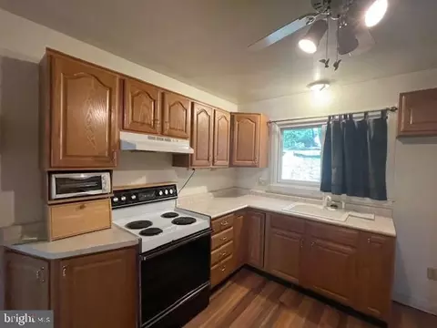 1933 Lorraine Rd, Reading, PA 19604 photo 6