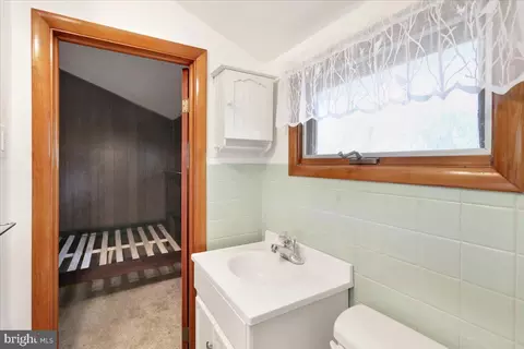 518 Spring Valley Rd, Reading, PA 19604 photo 28