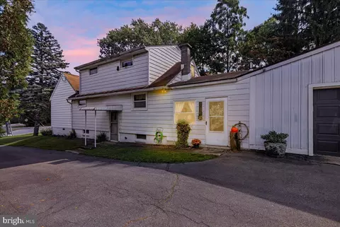 518 Spring Valley Rd, Reading, PA 19604