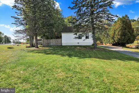 518 Spring Valley Rd, Reading, PA 19604 photo 38