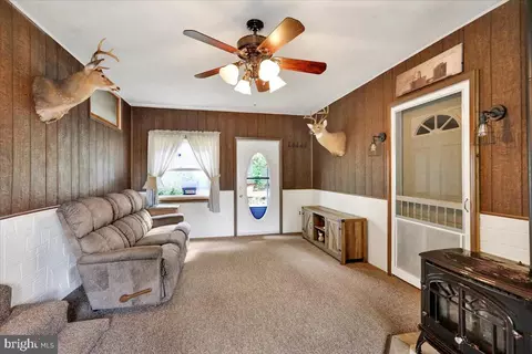 518 Spring Valley Rd, Reading, PA 19604 photo 5