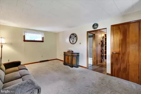 518 Spring Valley Rd, Reading, PA 19604 photo 13