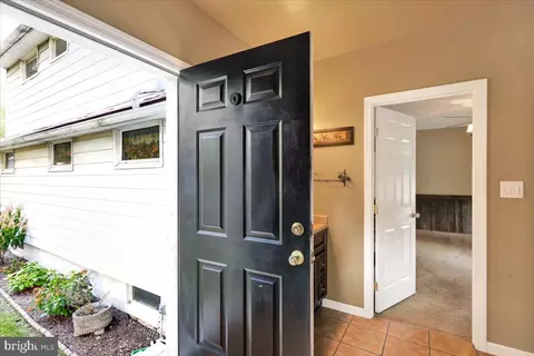 518 Spring Valley Rd, Reading, PA 19604 photo 23