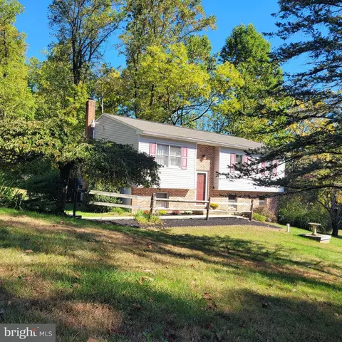 101 Schweitz Rd, Fleetwood, PA 19522