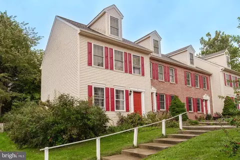 4 Weiser Ct, Womelsdorf, PA 19567