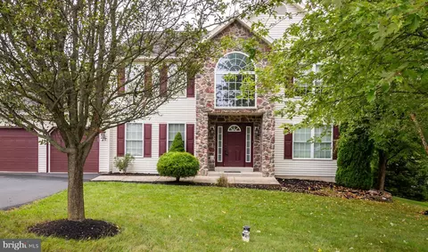 Exterior - 3 Nancy Cir, Reading, PA 19606 photo 2 of 15
