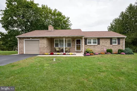 51 Winding Rd, Boyertown, PA 19512