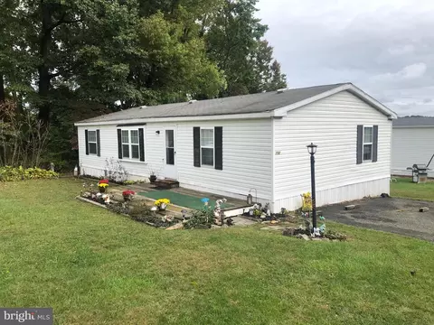 192 Haddon Dr, Macungie, PA 18062
