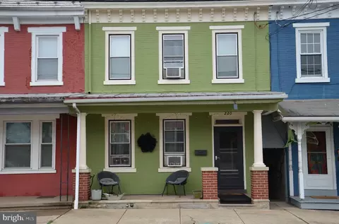 220 S 3rd St, Hamburg, PA 19526