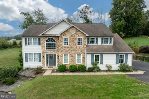 6 Cinamon Ct, Mohnton, PA 19540