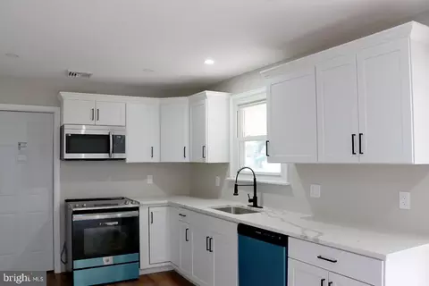 560 Mohns Hill Rd, Reading, PA 19608 photo 2