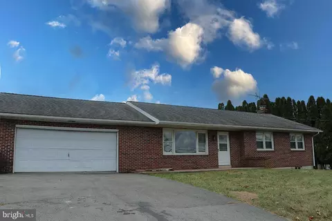 560 Mohns Hill Rd, Reading, PA 19608